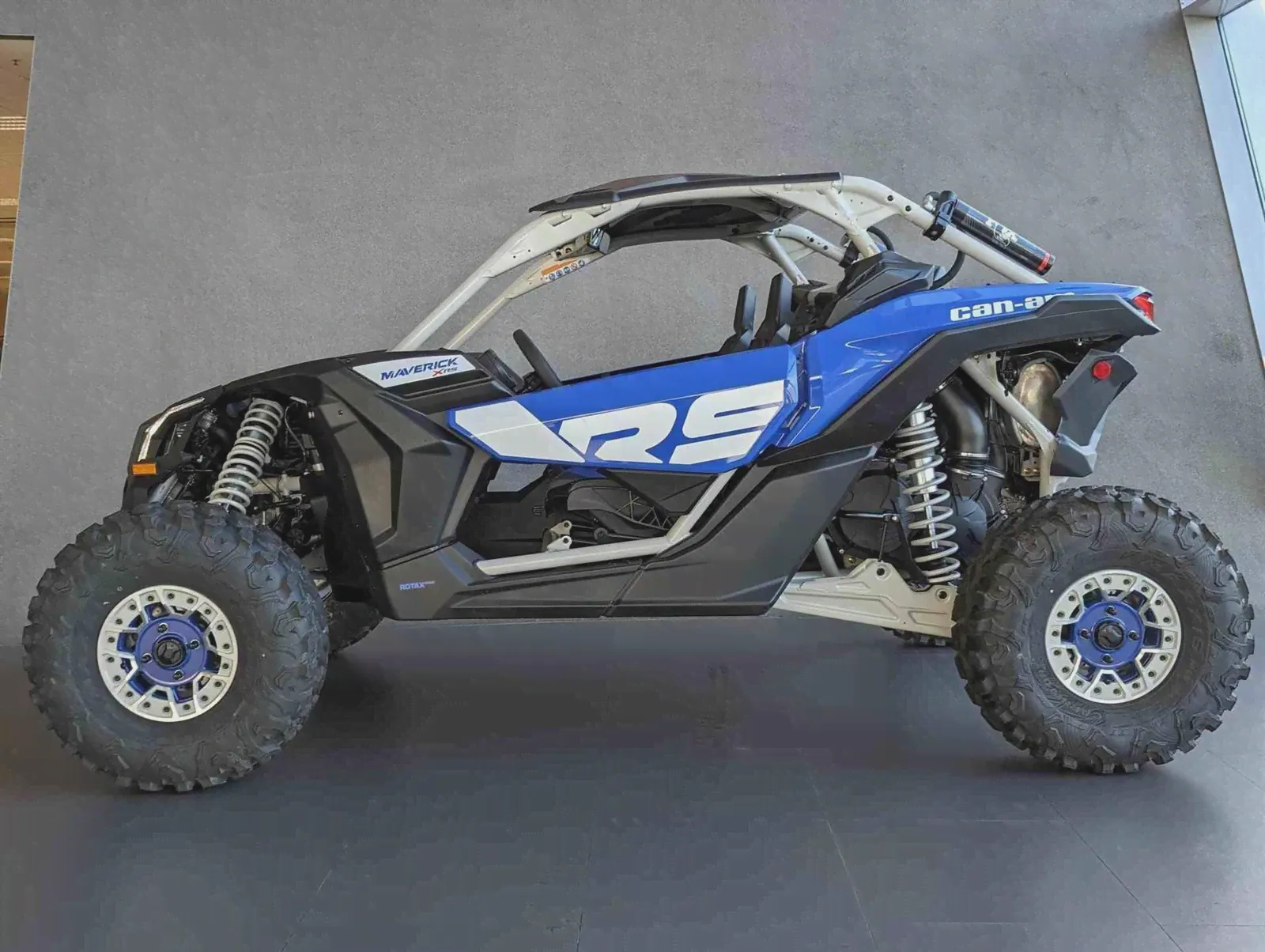 Купить BRP Can-Am Maverick X RS Turbo RR Синий новый / К-1-44501 в наличии по цене 4 890 000 руб в АВТОДОМ - официальный дилер-0